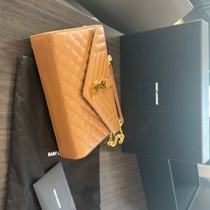 Ysl women’s purse like new in mint condition